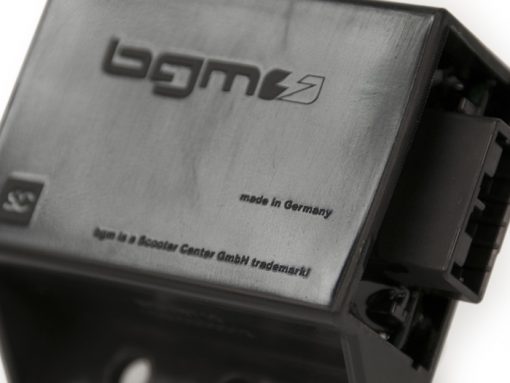 BGM6710KT2 Horn-ensretter inkl. Stik -BGM PRO- med LED-blitzrelæ og USB-opladningsfunktion