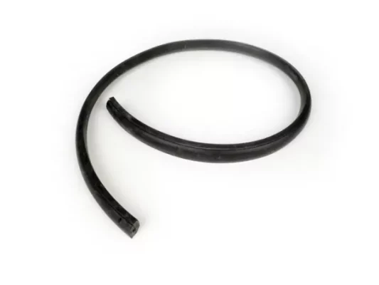 Seitenhaubengummi -BGM ORIGINAL- Vespa PX, Vespa T5 125ccm – Schwarz / rechts